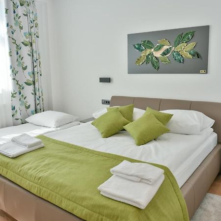 Hostel Green Donji Kraljevoc ภายนอก รูปภาพ