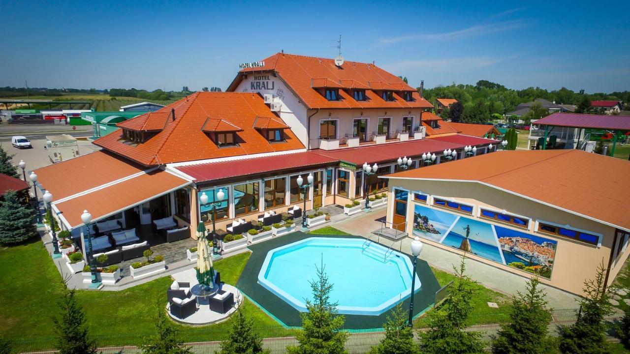 Hostel Green Donji Kraljevoc ภายนอก รูปภาพ