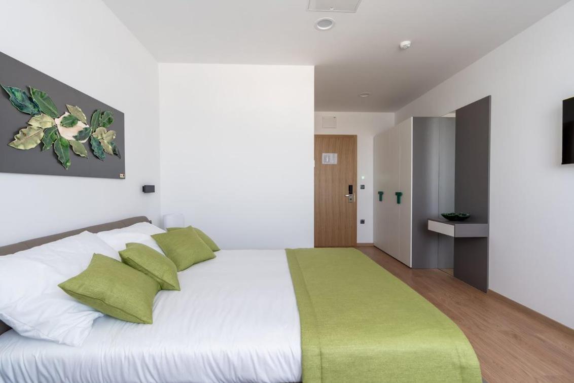 Hostel Green Donji Kraljevoc ภายนอก รูปภาพ