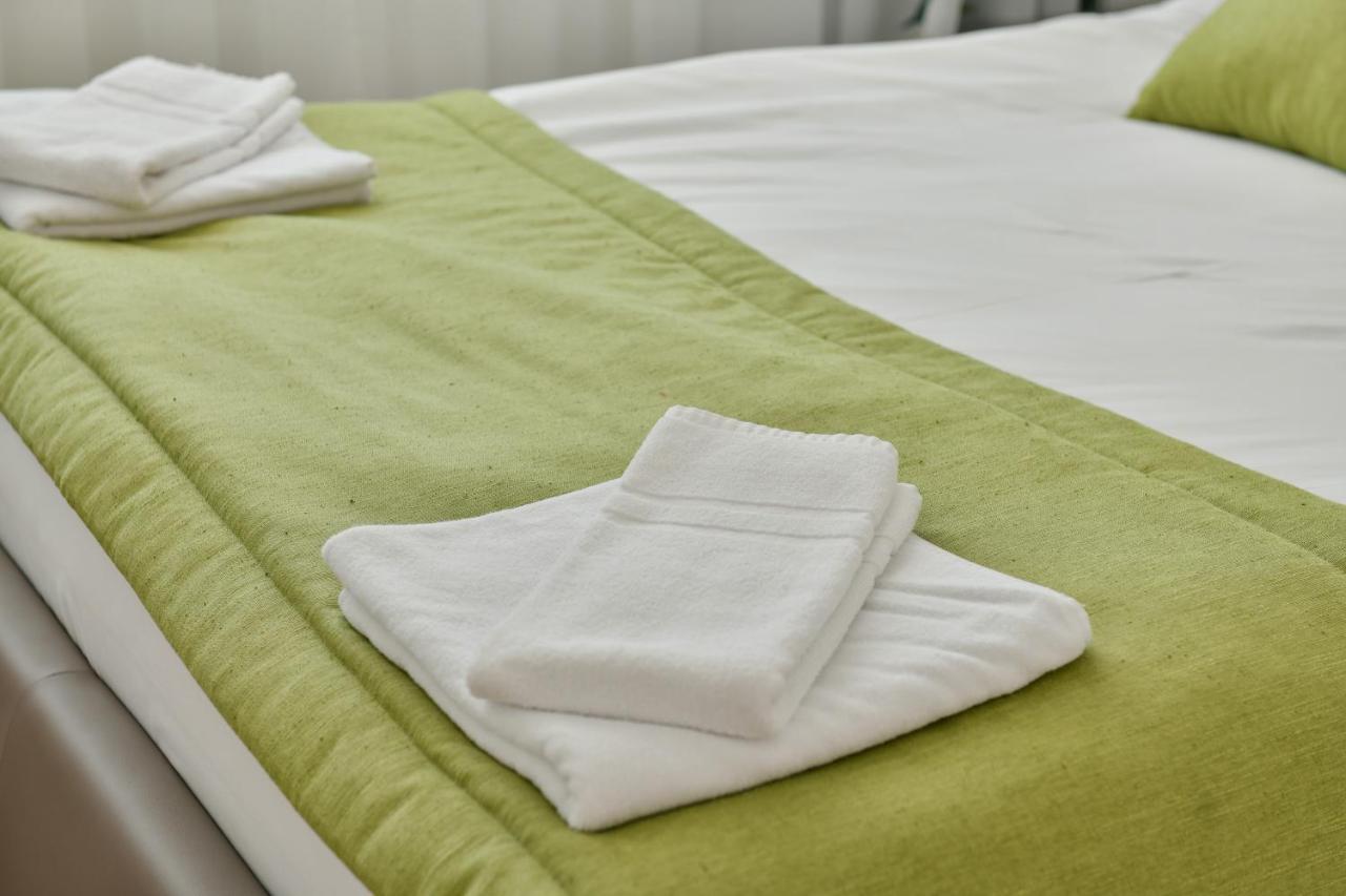 Hostel Green Donji Kraljevoc ภายนอก รูปภาพ