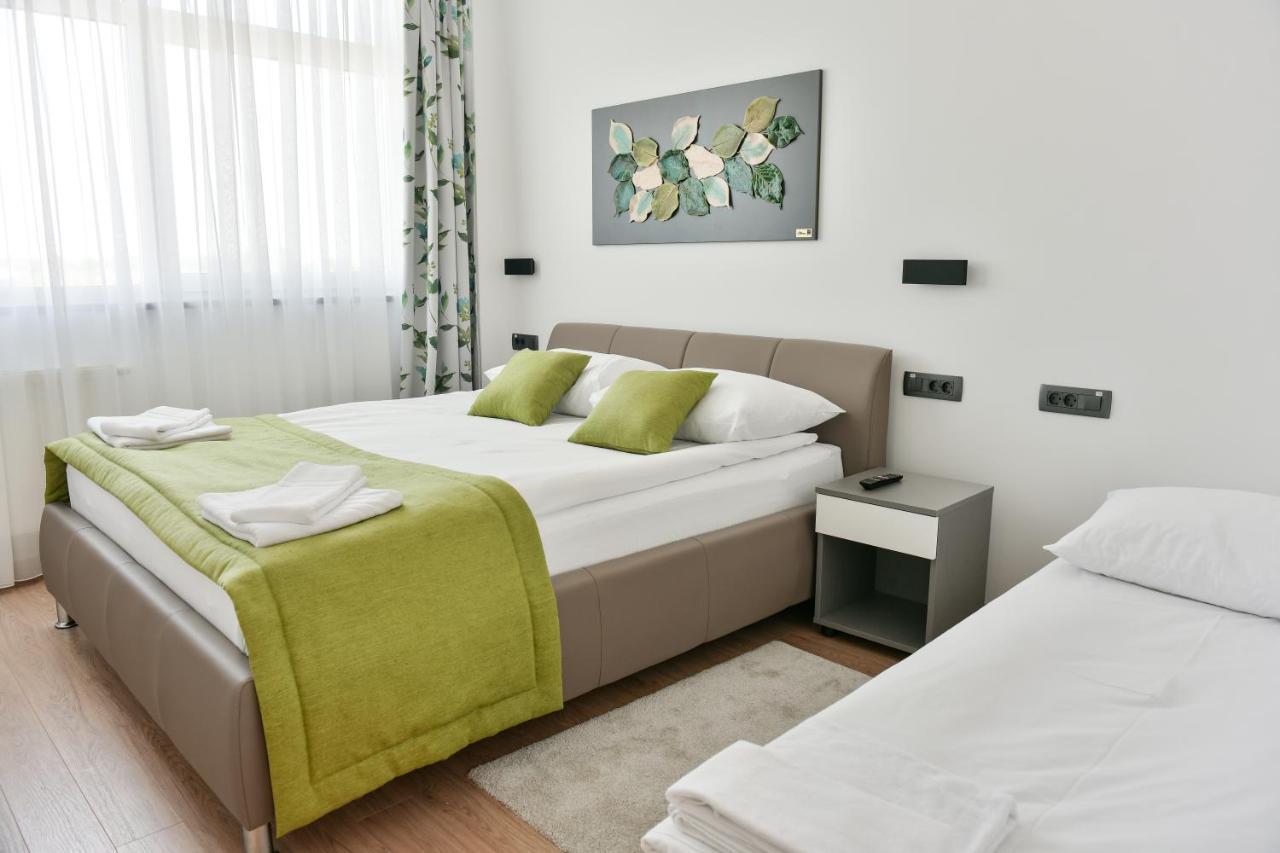 Hostel Green Donji Kraljevoc ภายนอก รูปภาพ