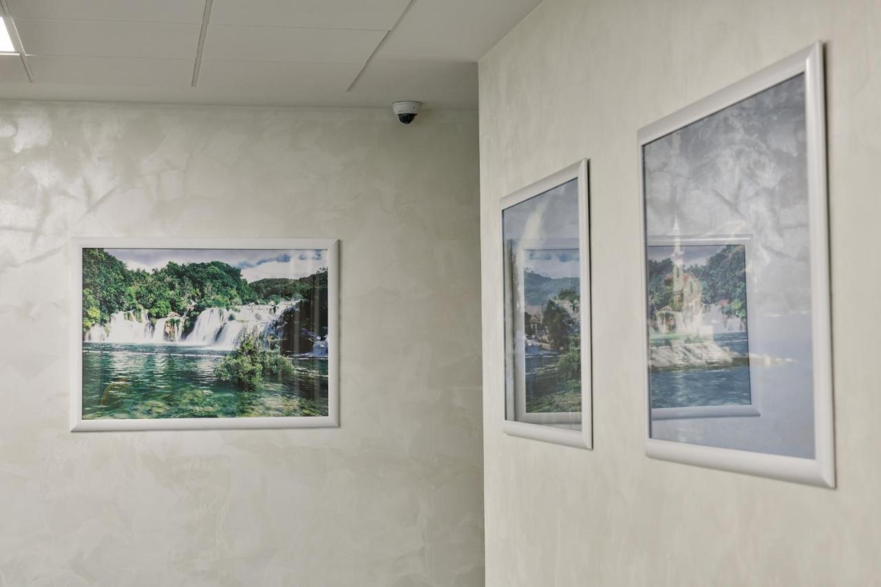 Hostel Green Donji Kraljevoc ภายนอก รูปภาพ