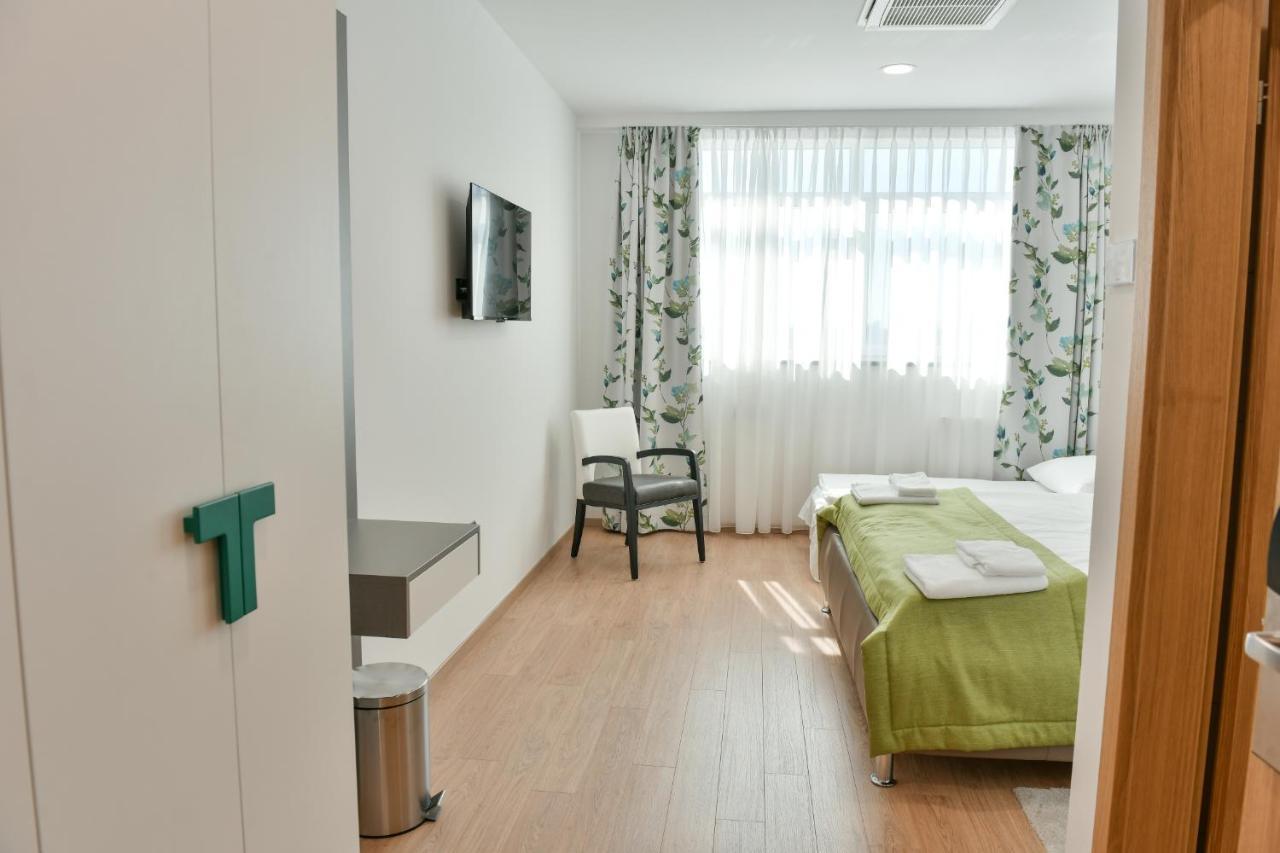 Hostel Green Donji Kraljevoc ภายนอก รูปภาพ